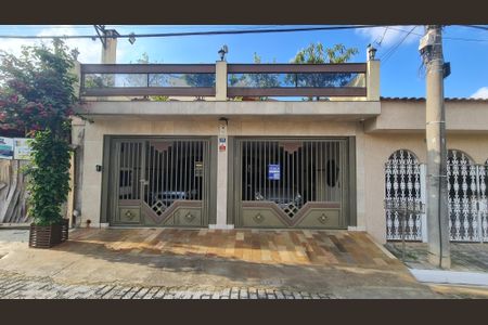 Casa à venda com 180m², 3 quartos e 3 vagas Casa à venda com 180m², 3 quartos e 3 vagasFachada - Placa