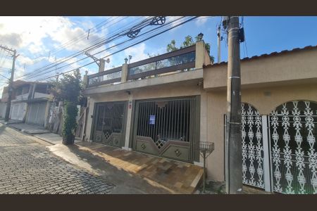 Casa à venda com 180m², 3 quartos e 3 vagas Casa à venda com 180m², 3 quartos e 3 vagasFachada - Placa