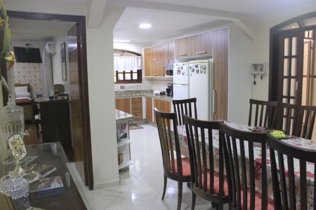 Casa à venda com 180m², 3 quartos e 3 vagasCozinha