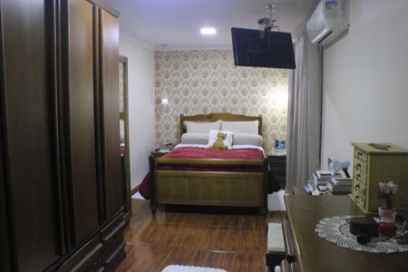 Casa à venda com 180m², 3 quartos e 3 vagasSuíte 1