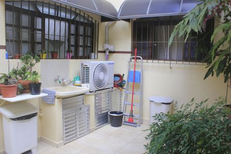 Casa à venda com 180m², 3 quartos e 3 vagasÁrea de Serviço