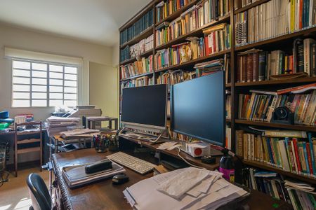 Casa à venda com 216m², 3 quartos e 5 vagas