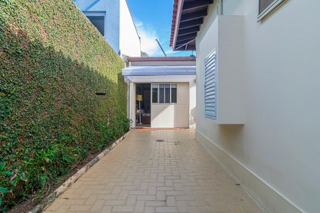Casa à venda com 216m², 3 quartos e 5 vagas
