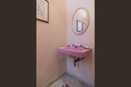 Casa à venda com 216m², 3 quartos e 5 vagas