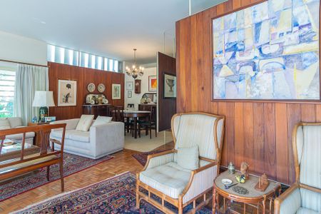 Casa à venda com 216m², 3 quartos e 5 vagas