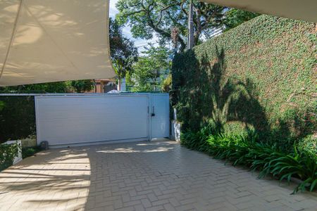 Casa à venda com 216m², 3 quartos e 5 vagas