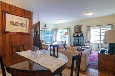 Casa à venda com 216m², 3 quartos e 5 vagas