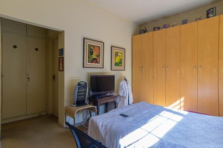 Casa à venda com 216m², 3 quartos e 5 vagas