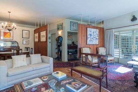 Casa à venda com 216m², 3 quartos e 5 vagas