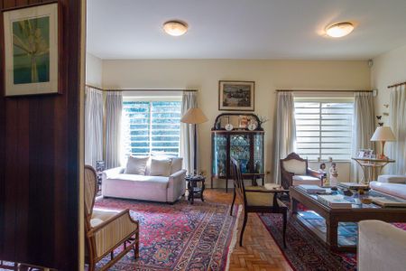 Casa à venda com 216m², 3 quartos e 5 vagas