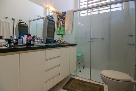 Casa à venda com 216m², 3 quartos e 5 vagas