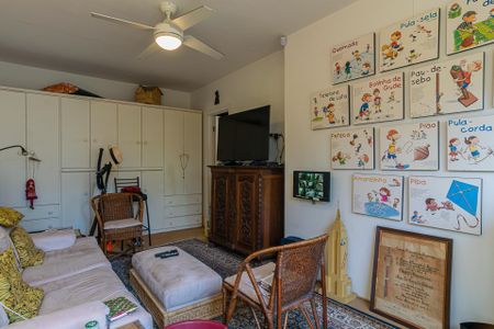 Casa à venda com 216m², 3 quartos e 5 vagas