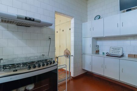 Casa à venda com 216m², 3 quartos e 5 vagas