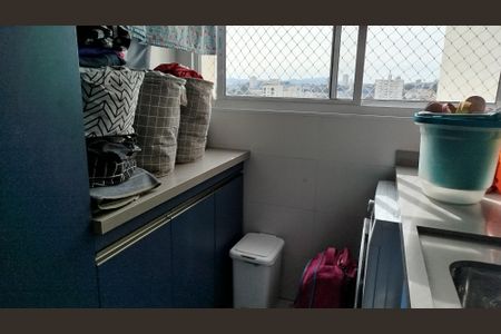 Apartamento à venda com 67m², 3 quartos e 1 vagaÁrea de serviço