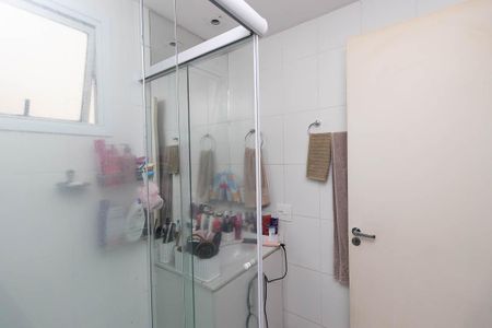 Apartamento à venda com 67m², 2 quartos e 2 vagasBanheiro da Suíte