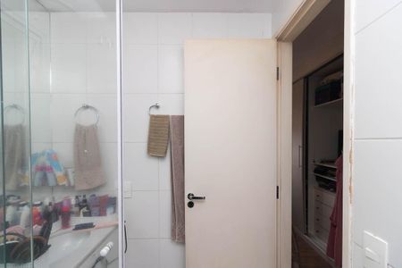 Apartamento à venda com 67m², 2 quartos e 2 vagasBanheiro da Suíte