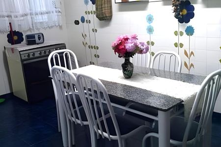 Casa à venda com 260m², 3 quartos e 2 vagas