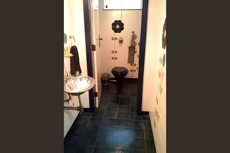 Casa à venda com 260m², 3 quartos e 2 vagas