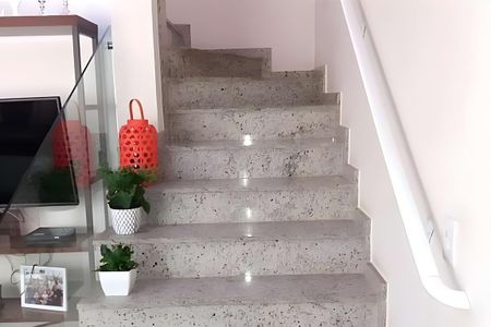 Casa à venda com 85m², 2 quartos e 2 vagas