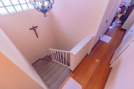 Casa à venda com 175m², 3 quartos e 2 vagasEscada