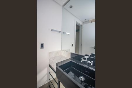 Apartamento à venda com 358m², 3 quartos e 3 vagas Apartamento à venda com 358m², 3 quartos e 3 vagasBanheiro da Suíte 3