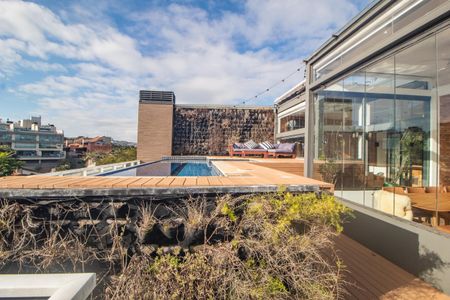 Apartamento à venda com 358m², 3 quartos e 3 vagas Apartamento à venda com 358m², 3 quartos e 3 vagasCobertura - Piscina