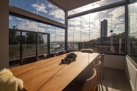 Apartamento à venda com 358m², 3 quartos e 3 vagas Apartamento à venda com 358m², 3 quartos e 3 vagasCobertura