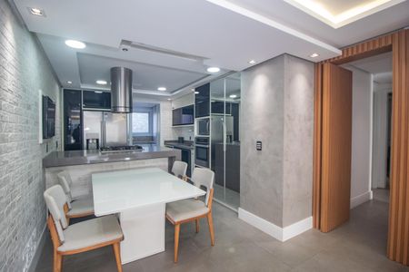 Apartamento à venda com 358m², 3 quartos e 3 vagas Apartamento à venda com 358m², 3 quartos e 3 vagasCozinha