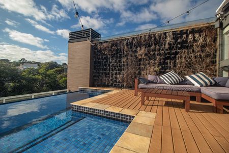 Apartamento à venda com 358m², 3 quartos e 3 vagas Apartamento à venda com 358m², 3 quartos e 3 vagasCobertura - Piscina