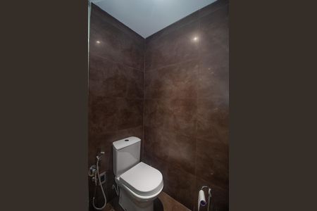 Apartamento à venda com 358m², 3 quartos e 3 vagas Apartamento à venda com 358m², 3 quartos e 3 vagasBanheiro da Suíte 2