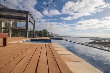 Apartamento à venda com 358m², 3 quartos e 3 vagas Apartamento à venda com 358m², 3 quartos e 3 vagasCobertura - Piscina