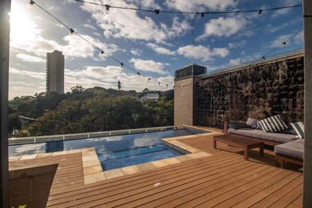 Apartamento à venda com 358m², 3 quartos e 3 vagas Apartamento à venda com 358m², 3 quartos e 3 vagasCobertura - Piscina