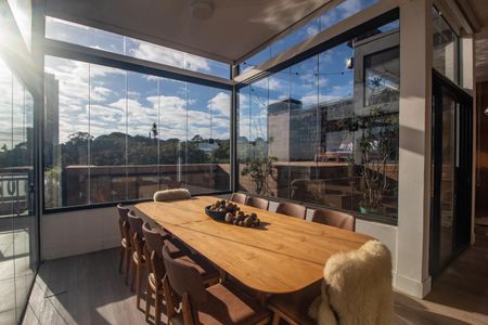 Apartamento à venda com 358m², 3 quartos e 3 vagas Apartamento à venda com 358m², 3 quartos e 3 vagasCobertura