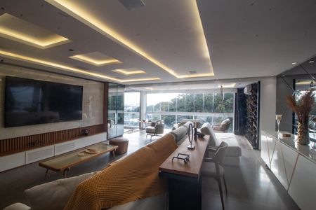 Apartamento à venda com 358m², 3 quartos e 3 vagas Apartamento à venda com 358m², 3 quartos e 3 vagasSala