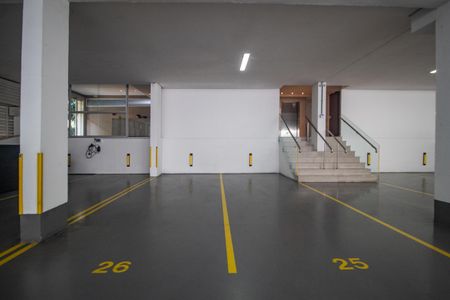 Apartamento à venda com 358m², 3 quartos e 3 vagas Apartamento à venda com 358m², 3 quartos e 3 vagasGaragem