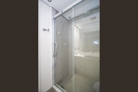 Apartamento à venda com 358m², 3 quartos e 3 vagas Apartamento à venda com 358m², 3 quartos e 3 vagasBanheiro da Suíte 1