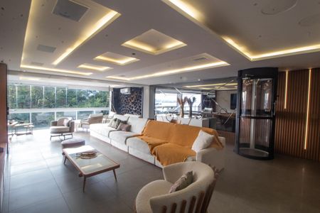 Apartamento à venda com 358m², 3 quartos e 3 vagas Apartamento à venda com 358m², 3 quartos e 3 vagasSala