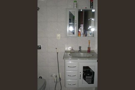 Casa à venda com 226m², 3 quartos e 2 vagas