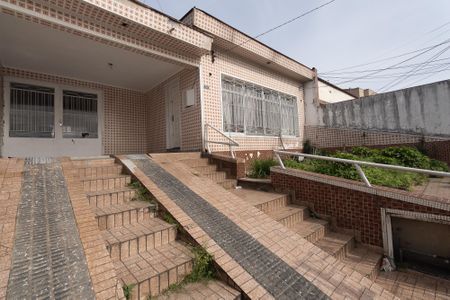 Casa à venda com 250m², 3 quartos e 5 vagas Casa à venda com 250m², 3 quartos e 5 vagasQuintal /Garagem