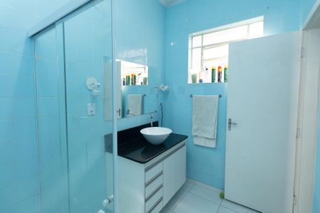 Casa à venda com 250m², 3 quartos e 5 vagas Casa à venda com 250m², 3 quartos e 5 vagasBanheiro 1