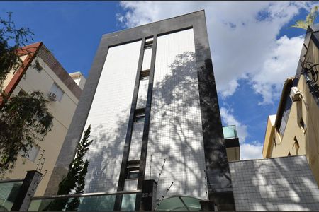 Apartamento à venda com 170m², 3 quartos e 2 vagas Apartamento à venda com 170m², 3 quartos e 2 vagasFachada