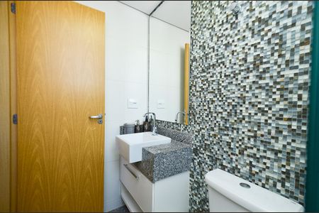 Apartamento à venda com 170m², 3 quartos e 2 vagas Apartamento à venda com 170m², 3 quartos e 2 vagasBanheiro da Suíte