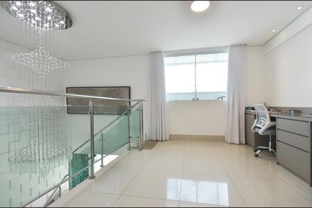 Apartamento à venda com 170m², 3 quartos e 2 vagas Apartamento à venda com 170m², 3 quartos e 2 vagasSala da cobertura