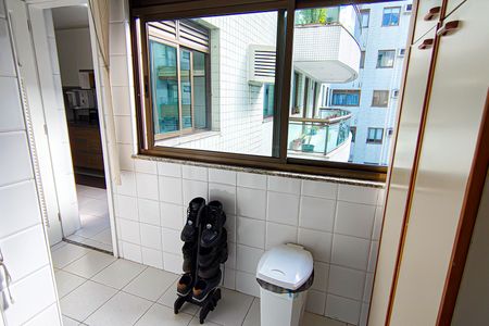 Apartamento à venda com 129m², 4 quartos e 2 vagasCozinha e Área de Serviço