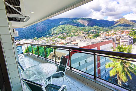 Apartamento à venda com 129m², 4 quartos e 2 vagasSala- varanda