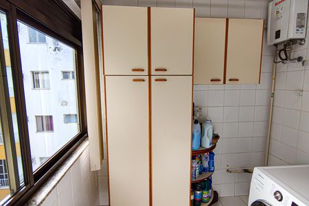 Apartamento à venda com 129m², 4 quartos e 2 vagasCozinha e Área de Serviço