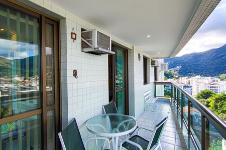 Apartamento à venda com 129m², 4 quartos e 2 vagasSala- varanda