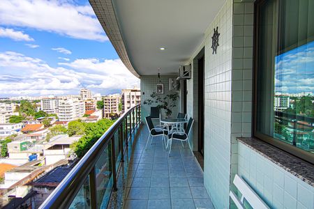 Apartamento à venda com 129m², 4 quartos e 2 vagasSala- varanda