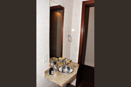 Casa à venda com 203m², 4 quartos e 5 vagasLavabo