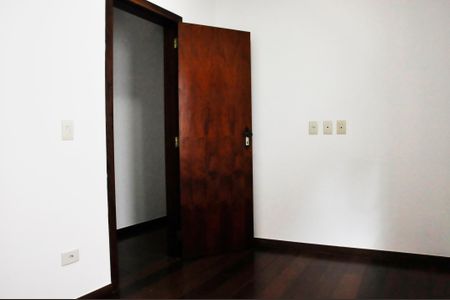 Casa à venda com 203m², 4 quartos e 5 vagasQuarto 1